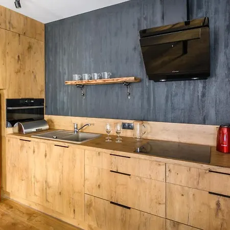 W Karpaczu Sarnia, Sun & Snow *